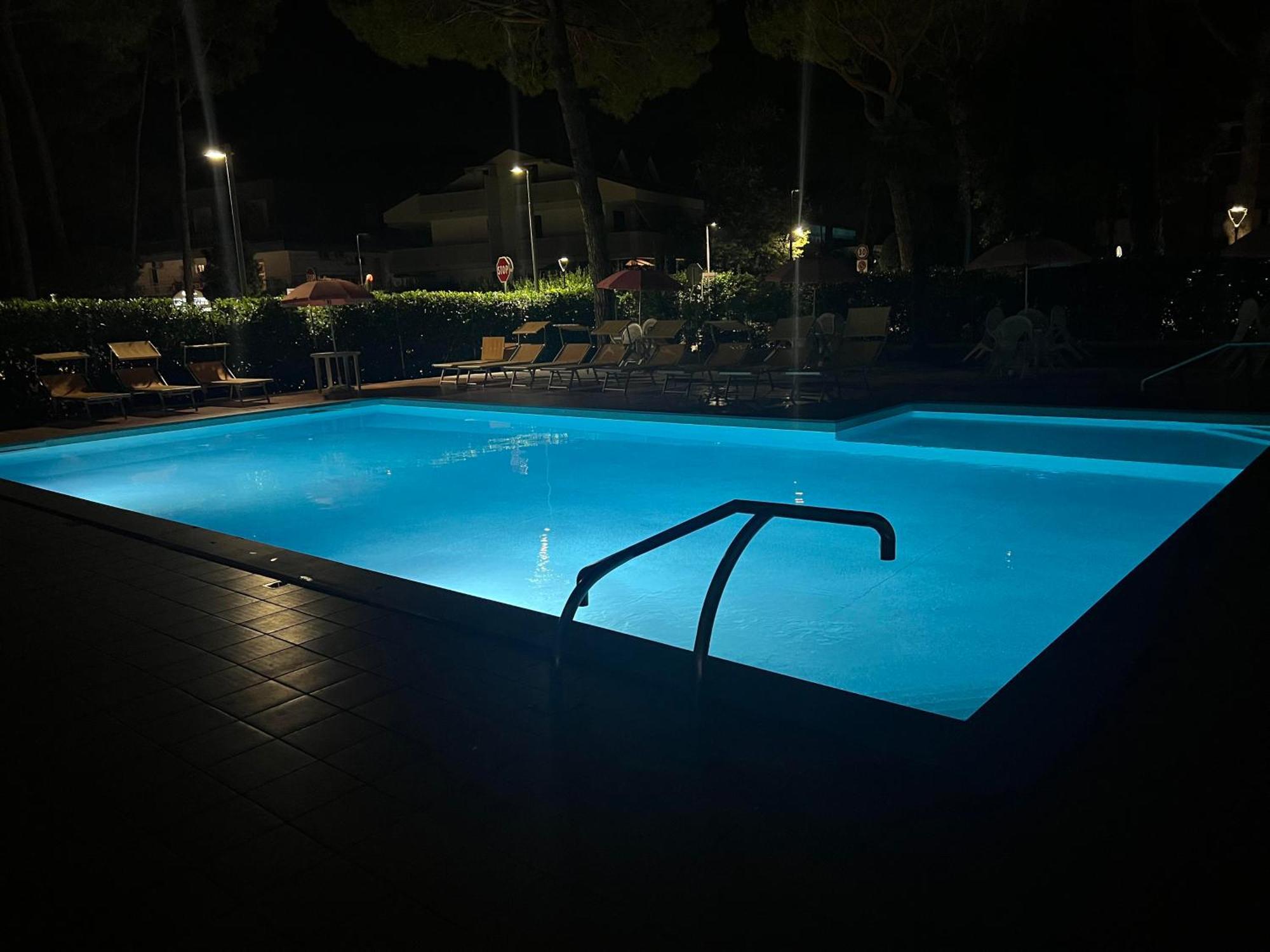 Casa Bianca Village Apartments Lignano Sabbiadoro Extérieur photo