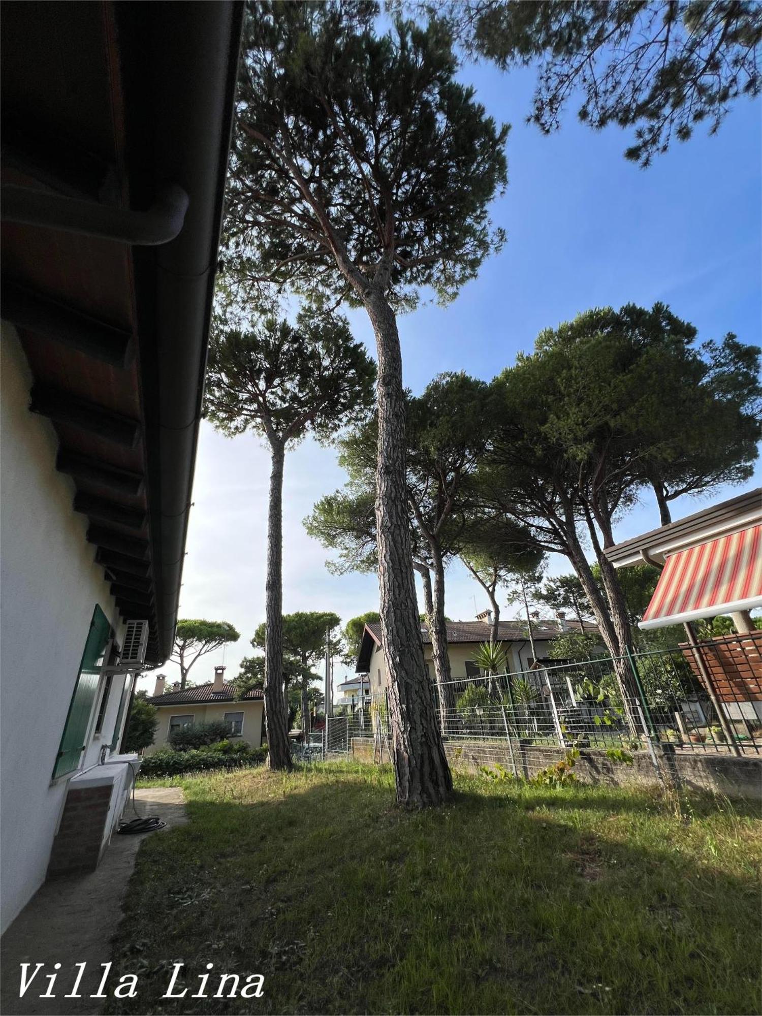 Casa Bianca Village Apartments Lignano Sabbiadoro Extérieur photo