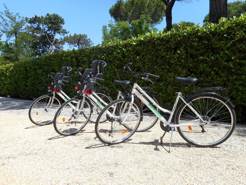 Casa Bianca Village Apartments Lignano Sabbiadoro Extérieur photo